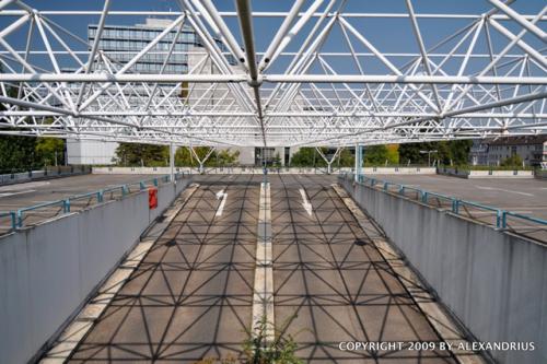 16 mm [24 mm @ KB] - ISO 200 - f/4,0 - 1/800 s